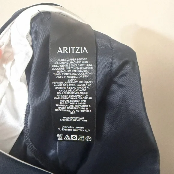 Aritzia Effortless Wider Pant in Dark Night Navy - Picture 4 of 5